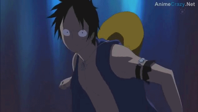 10-luffy-punches-celestial-dragon.gif